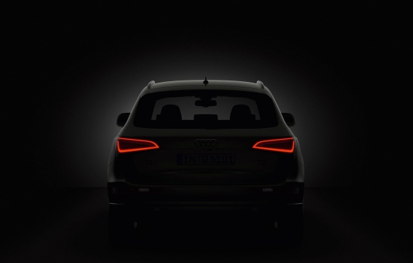 Красивый автомобиль Audi q5