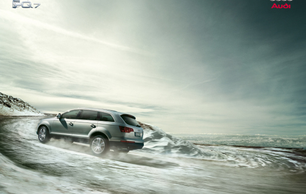 Красивый автомобиль Audi q7