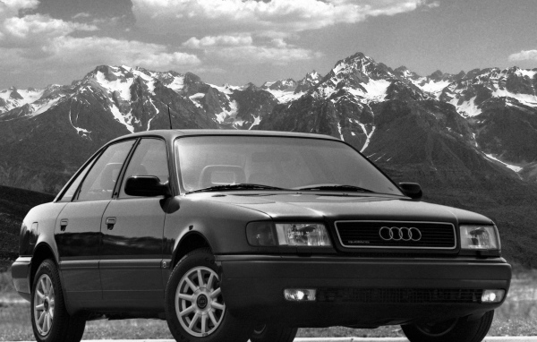 Автомобиль марки Audi модели 100