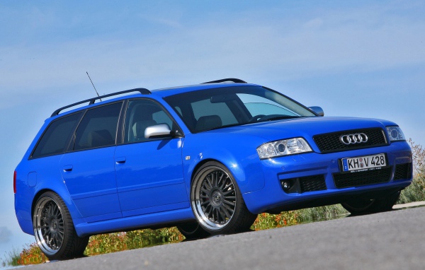 Автомобиль марки Audi модели c5