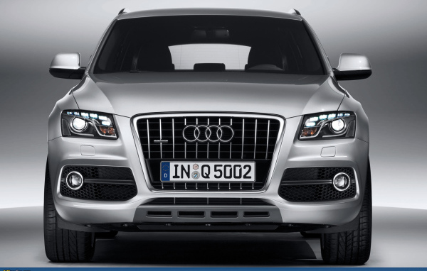 Автомобиль марки Audi модели q5