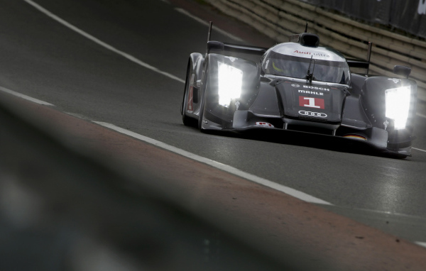 Автомобиль марки Audi модели tdi