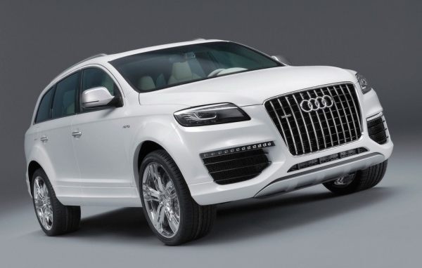 Белый Audi Q7