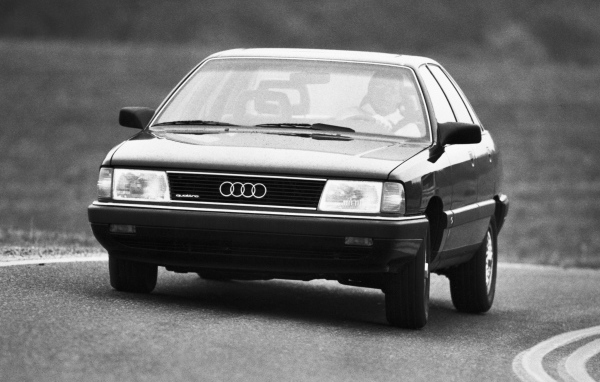 Новая машина Audi 100