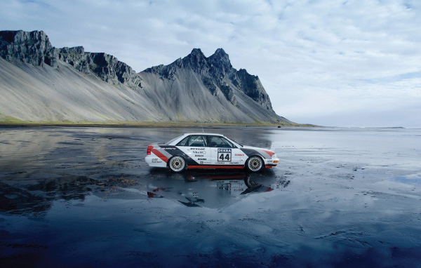 Надежная машина Audi quattro