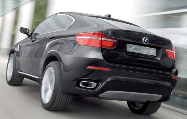 Автомобиль марки BMW модели X6 2014 года
