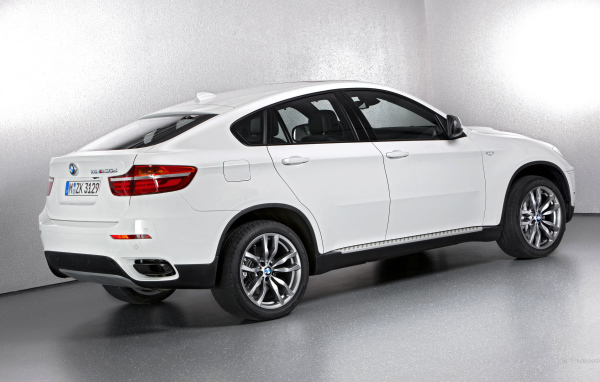 Дизайн автомобиля BMW X6 2014 года