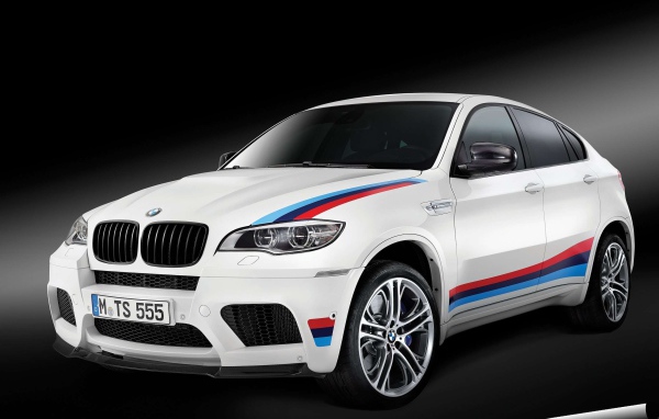Новая машина BMW X6 2014 года года