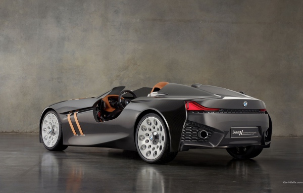 Автомобиль BMW 328