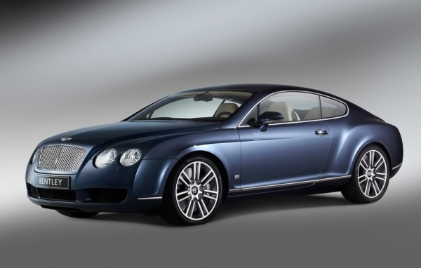 Синий Bentley Continental GT