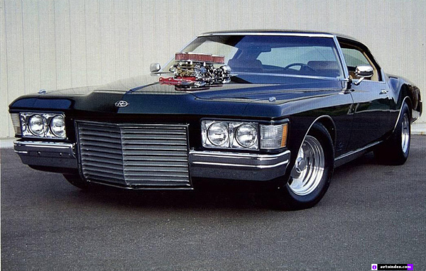 Черный buick riviera 1971