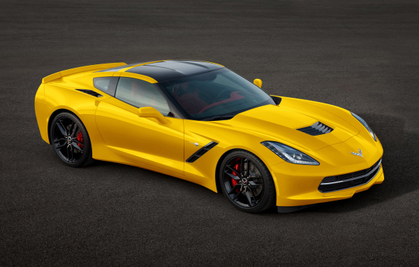 Надежная машина Chevrolet Corvette 2014 года