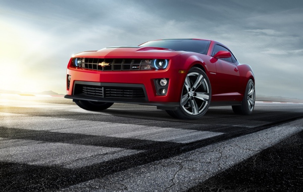 Красный Chevrolet Camaro ZL1
