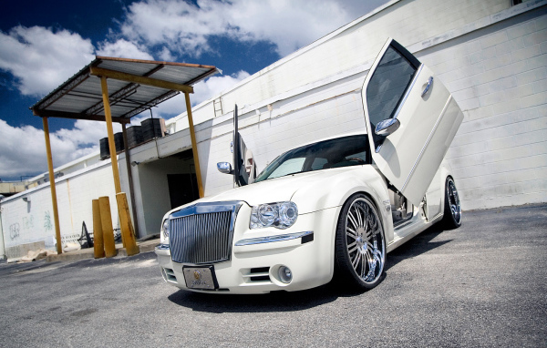 Дикий Сhrysler 300c