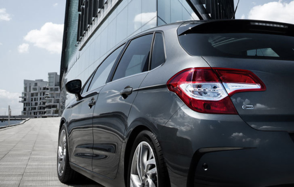 Citroen C4 в городе