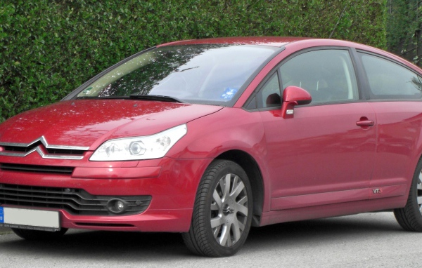 Новый красный Citroen C4