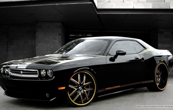 Роскошный Dodge Challenger