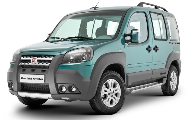 Красивый автомобиль Fiat Doblo