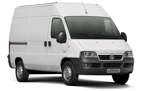 Красивый автомобиль Fiat Ducato