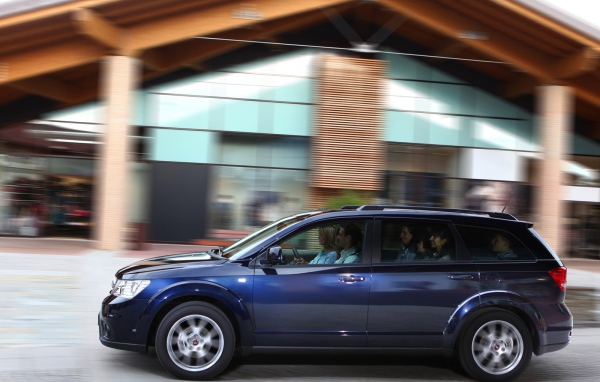 Автомобиль марки Fiat модели Freemont