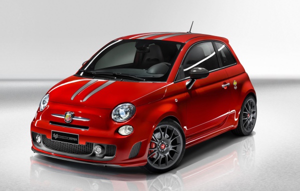 Новый автомобиль Fiat 500