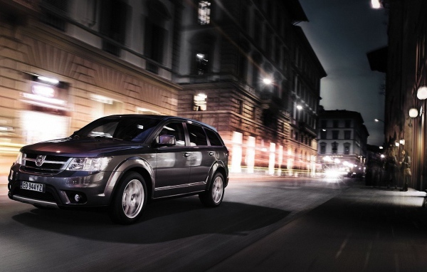 Фото автомобиля Fiat Freemont