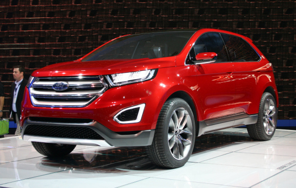 Красивый автомобиль Ford Edge 2014