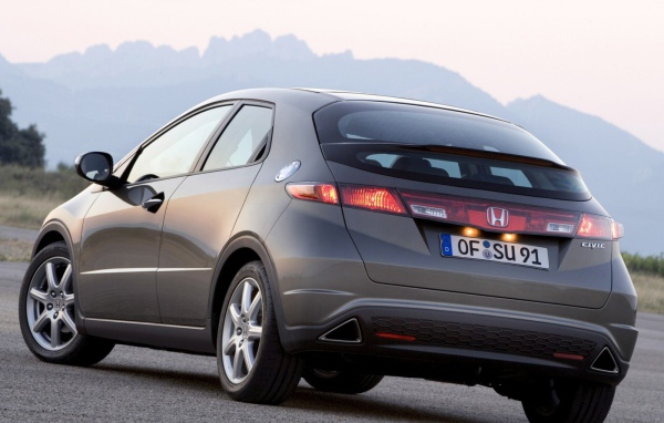 Автомобиль марки Honda модели Civic 5D