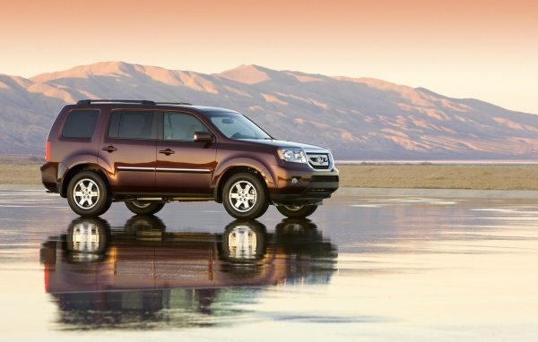 Автомобиль марки Honda модели Pilot