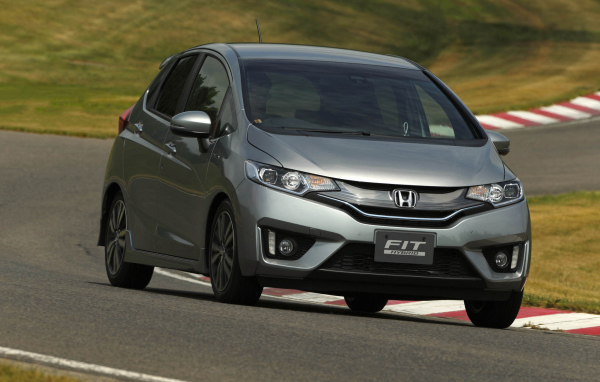 Надежный автомобиль Honda Fit 2014
