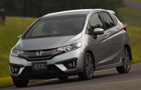 Тест драйв автомобиля Honda Fit 2014
