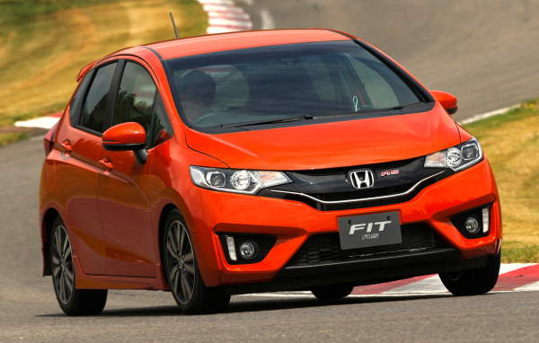 Новая машина Honda Fit 2014