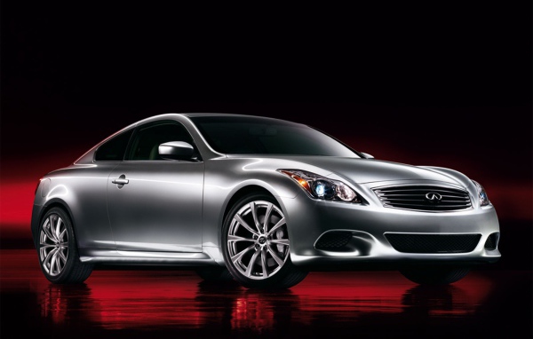 Дизайн автомобиля Infiniti Q50 2014 года