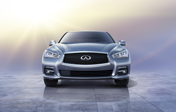 Надежная машина Infiniti Q50 2014 года
