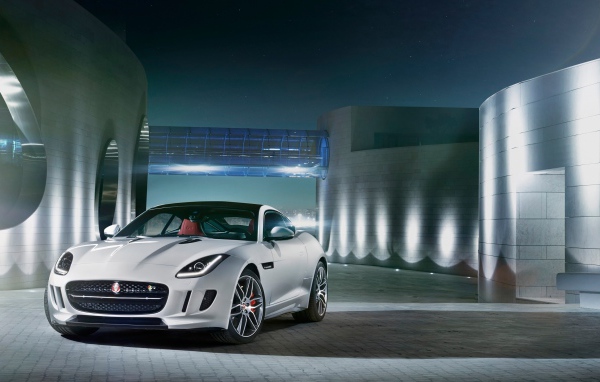 Jaguar модель 2014 года