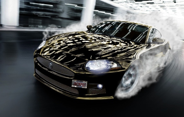 Автомобиль Ягуар XKR