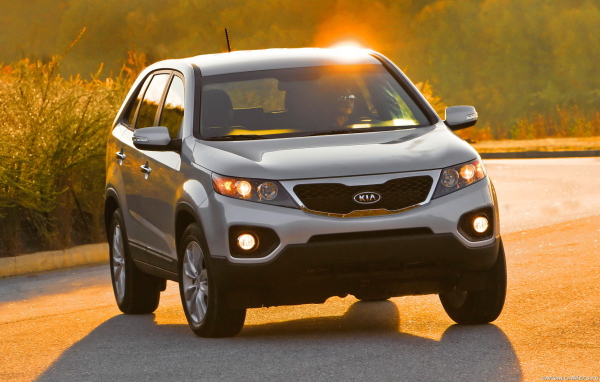 Красивый автомобиль Kia Sorento в Москве