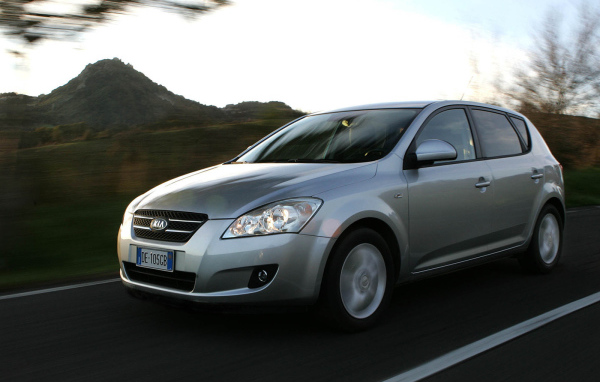 Автомобиль марки Kia модели Ceed