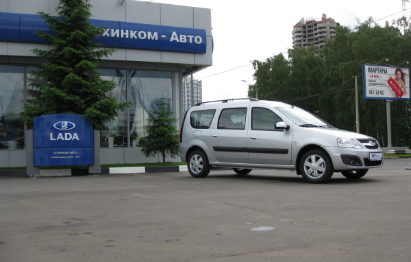 Lada Largus в городе