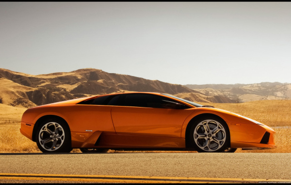 Красивый автомобиль Lamborghini Murcielago в Москве