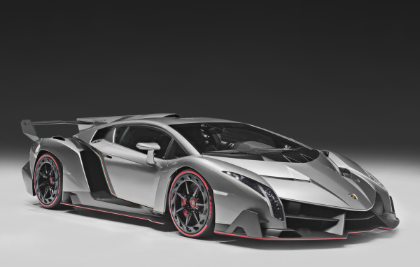 Автомобиль марки Lamborghini модели Veneno