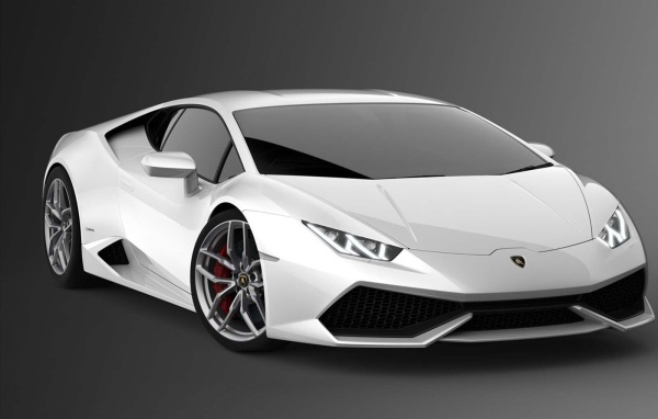 Автомобиль Lamborghini Huracan на дороге