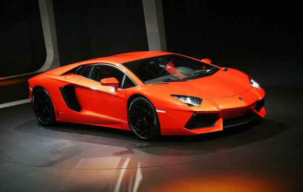 Новый автомобиль Lamborghini Avendator 2014