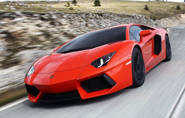Новый автомобиль Lamborghini Aventador