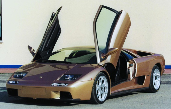 Надежный автомобиль Lamborghini Diablo