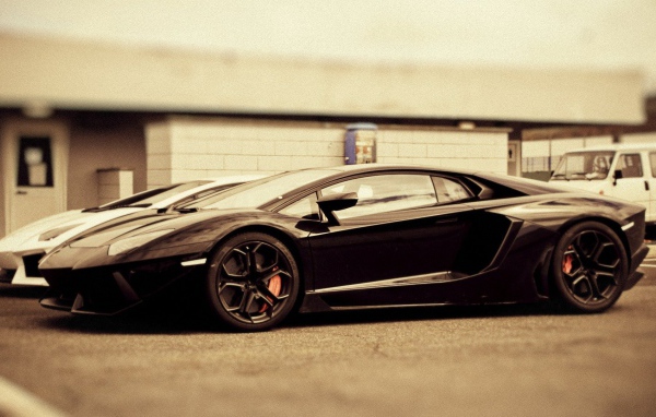 Тест драйв автомобиля Lamborghini Aventador