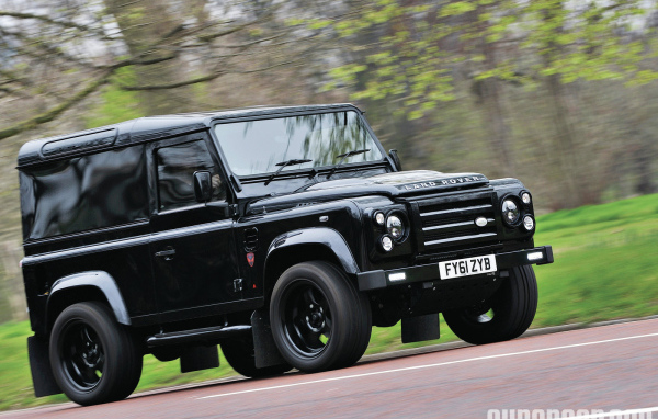 Тест драйв автомобиля Land Rover Defender