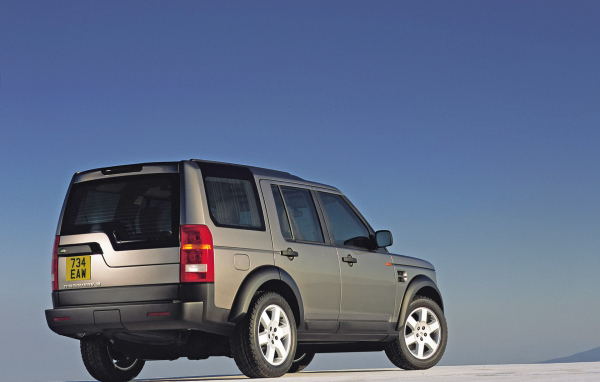 Автомобиль марки Land Rover модели Discovery 3