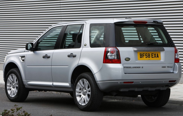 Автомобиль марки Land Rover модели Freelander 2