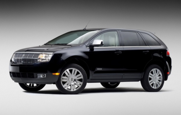 Автомобиль марки Lincoln модели MKX